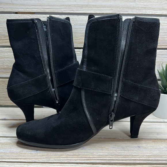 Aerosoles Suede Upper Booties Size 7 1/2M - Picture 8 of 9